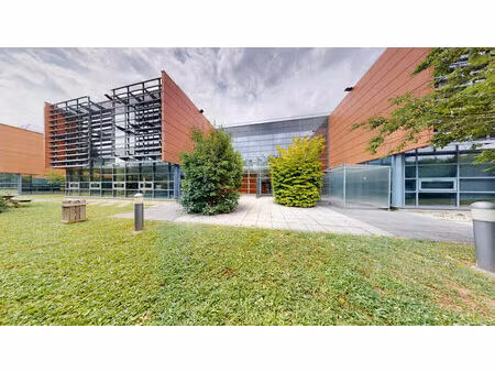 location bureau 2345 m² à saint-priest (69800)