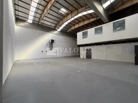 location commerce 1689 m² à dardilly (69570)