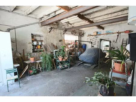 immeuble malaucene - emplacement idéal commerces