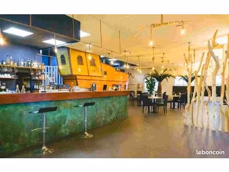 restaurant creperie 300 m² dans le sud