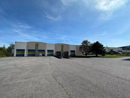 ensemble semi-industriel de 10435m²