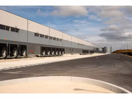 location entrepôt illiers combray 28120