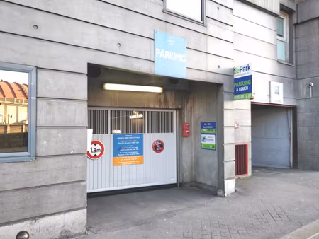 location parking 12 m² à bagnolet (93170)  85 €