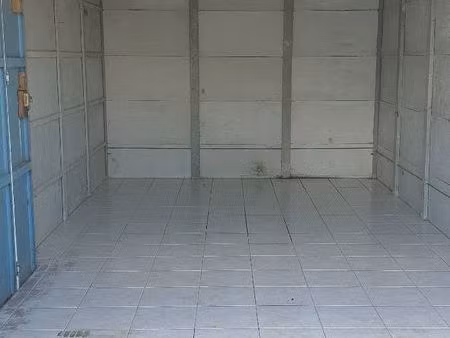 box / garde meubles / garage à louer