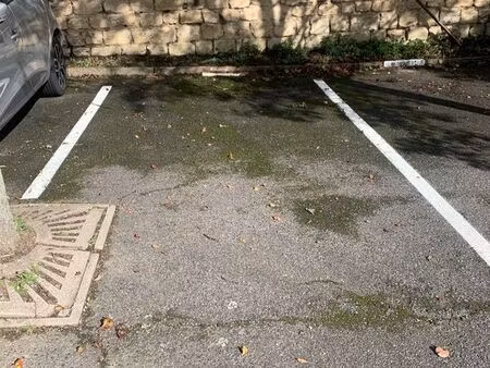 parking aérien disponible