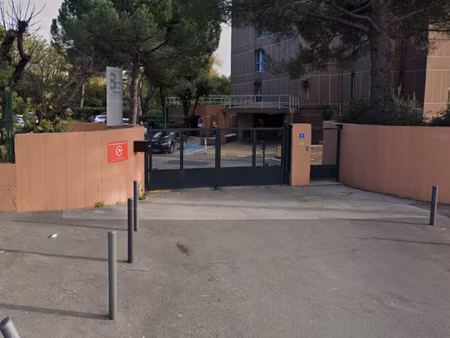 location parking 12 m² à marseille 11ème (13011)  54 €