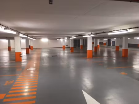 location parking 12 m² à massy (91300)  90 €