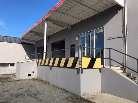 location local d'activités lormont 610 m²