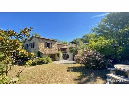 propriété 11 pièces 451 m²