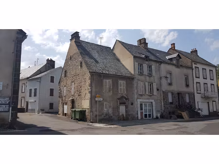 maison de bourg  place de l'église