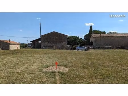 terrain 593 m² romans