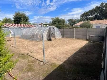 vente terrain à saint-brevin-les-pins (44250) : à vendre / 716m² saint-brevin-les-pins