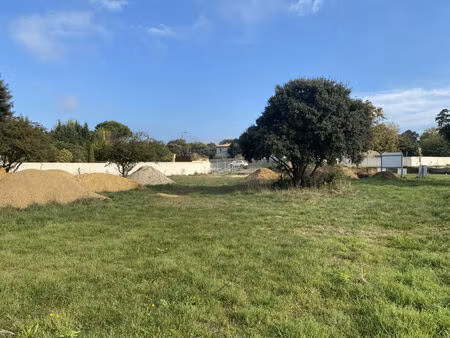 vente terrain 668m2 orange 84100 - 159000 € - surface privée