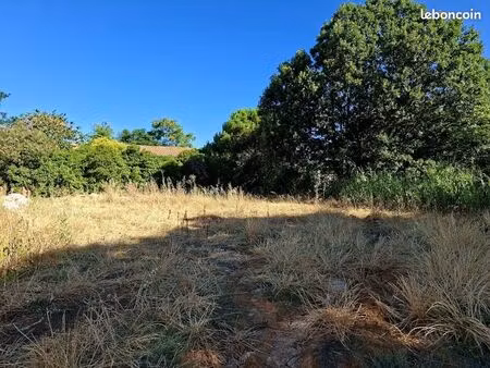 terrain 652 m² valros