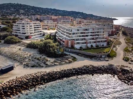 vend grand deux pieces cabine en bord de mer