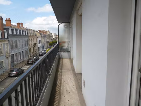 location appartement 2 pièces 62m2 tarbes 65000 - 500 € - surface privée