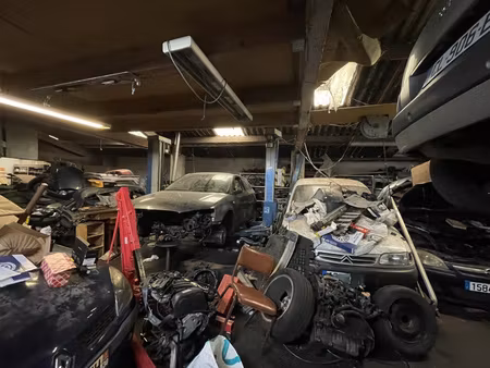 nimes.garage de 250 m2