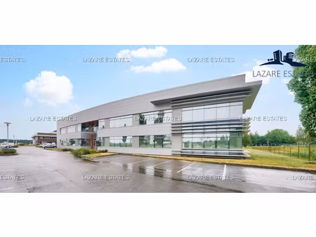 location locaux professionnels 3290 m² à lieusaint (77127)  24 127 €