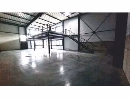 exclusivite frans - entrepôt / local industriel avec bureau et accès camion
