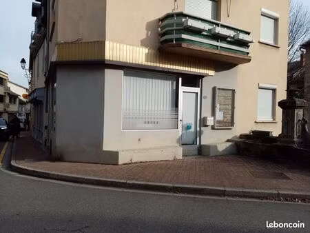 local commercial 40 m2 centre village