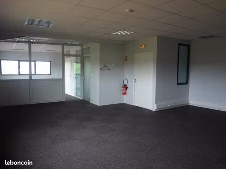 bureaux 80 m²