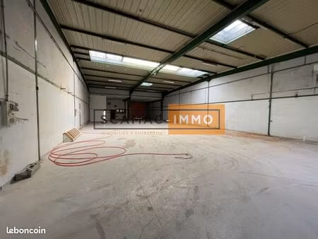 local d'activité 952 m²