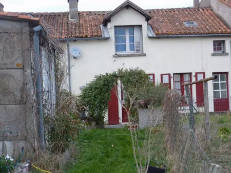 vente maison 5 pièces 133 m² lathus-saint-rémy (86390)