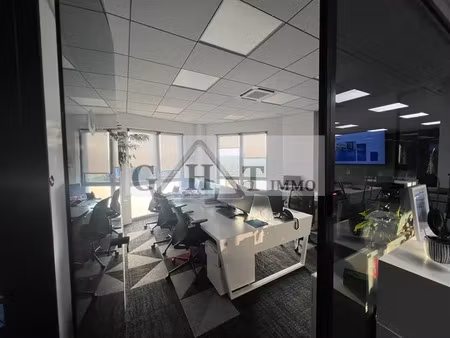 a vendre a massy entrepot et bureaux de 1324 m²