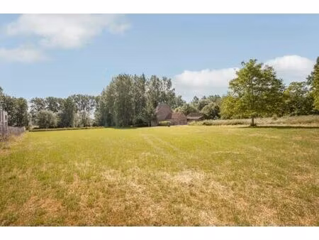 indrukwekkend en uniek stuk grond van 3.490m² met af te breken woning