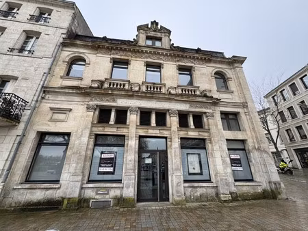 location local commercial