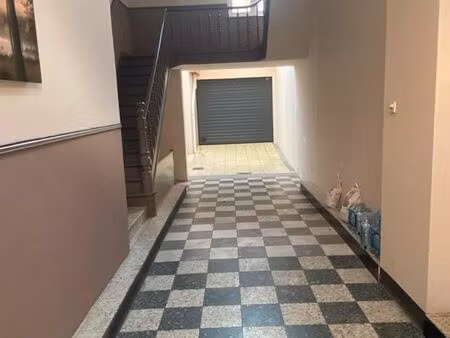 entrepôt en arrière maison +/-130m2 à schaerbeek