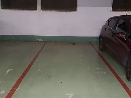 place de parking sécurisé