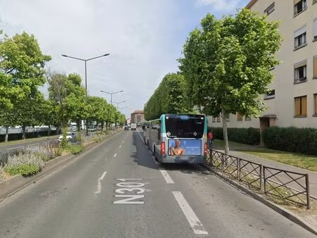 boutique 29 m² stains