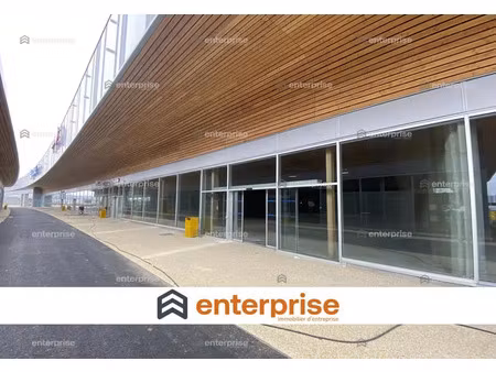 co exclusivité - a louer - cellule commerciale de 717 m2 - chambly / persan