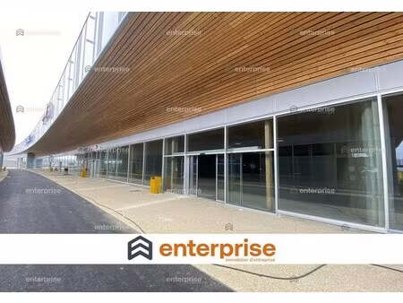 location local commercial