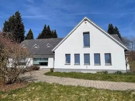 villa de prestige entièrement transformée  propriété isolée