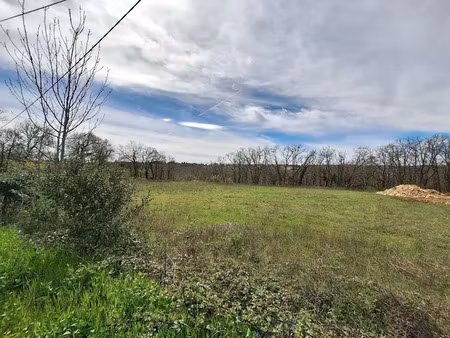 vente terrain 1672 m² à le montat (46090)  46 200 €