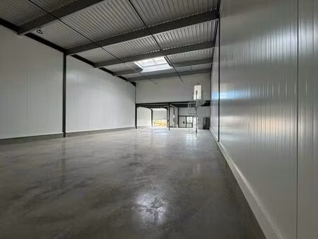 location commerce 2852 m² à joué-lès-tours (37300)