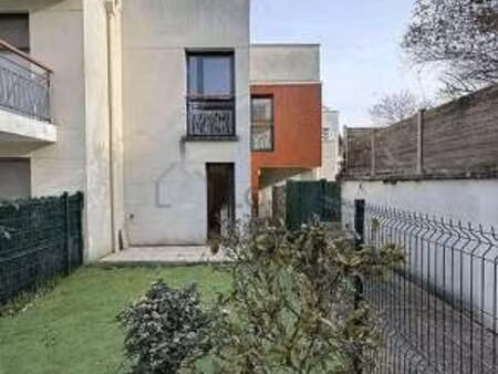 maison individuelle 3 chambres meublée avec jardin