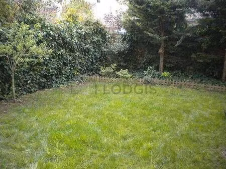 maison individuelle 3 chambres meublée avec garage et jardin