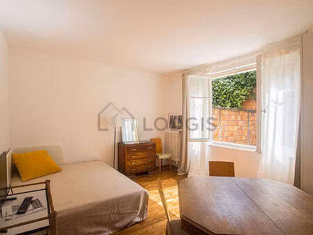 studio meublé avec concierge  cave et local à vélos