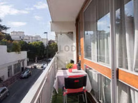 studio meublé avec terrasse et concierge