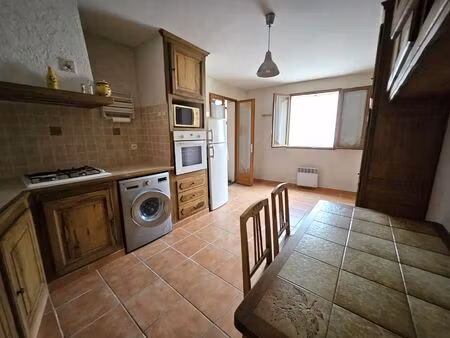 maison de village rénovée avec terrasse et terrain