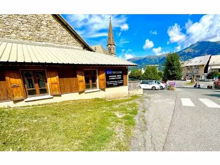 à vendre (05260) saint-léger-les-mélèzes. fond de commerce de location de ski (local 160m2