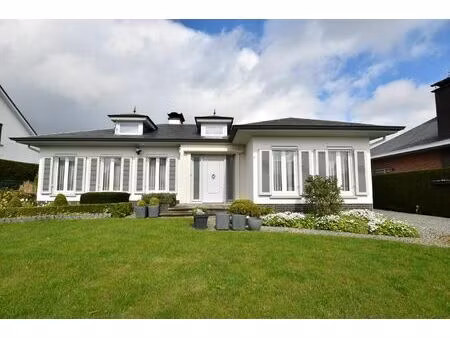 stijlvolle bungalow met een prachtige tuin in het rustige kieldrecht.