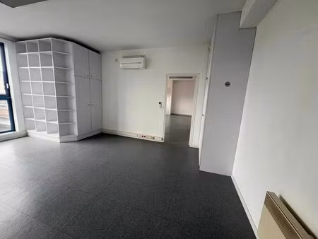 location bureau 71 m² à saint-avertin (37550)