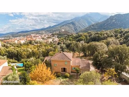 maison 5 pièces 166 m²