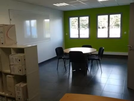 bureaux 105 m² renazé