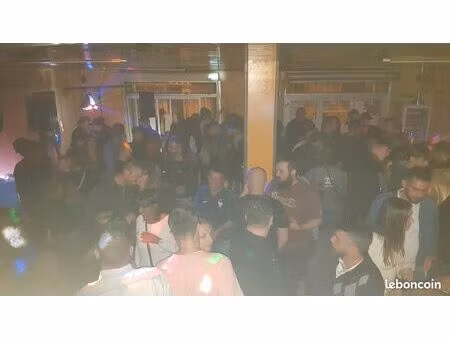 bar avec évolution possible en restaurant