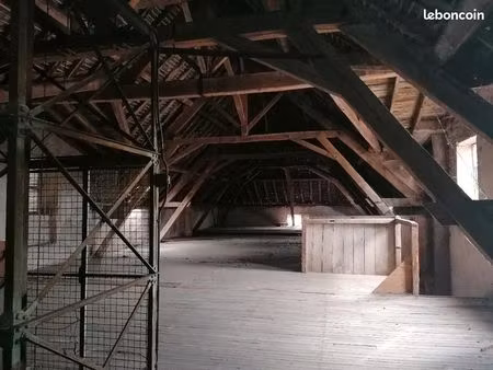 important bâtiment en pierre début xixè